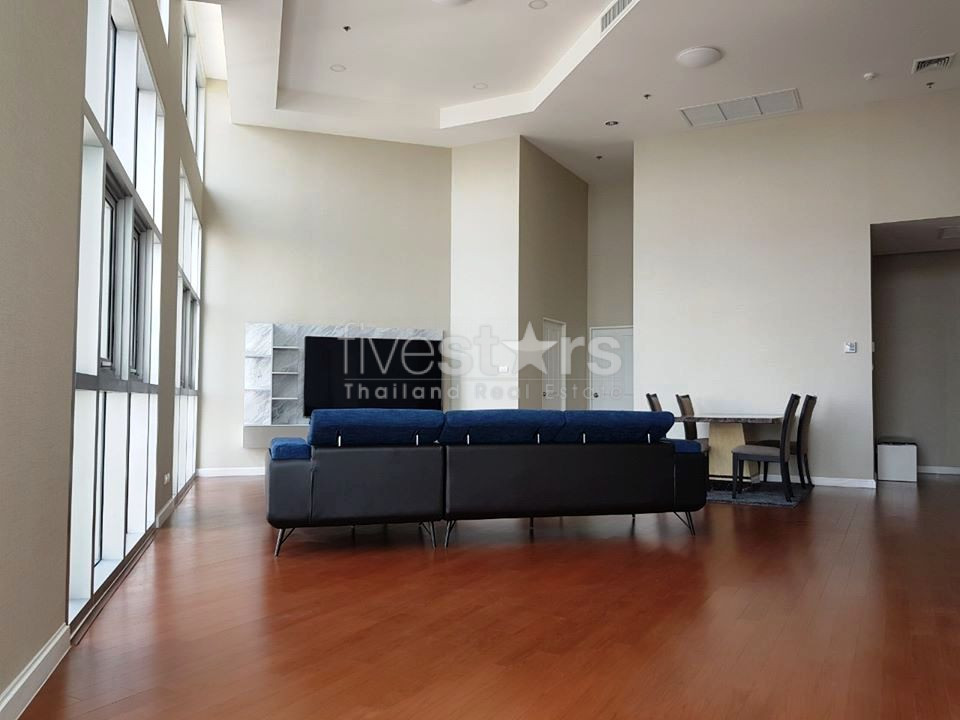 Penthouse 3 bedrooms condo for rent near MRT Phraram9, photo 3