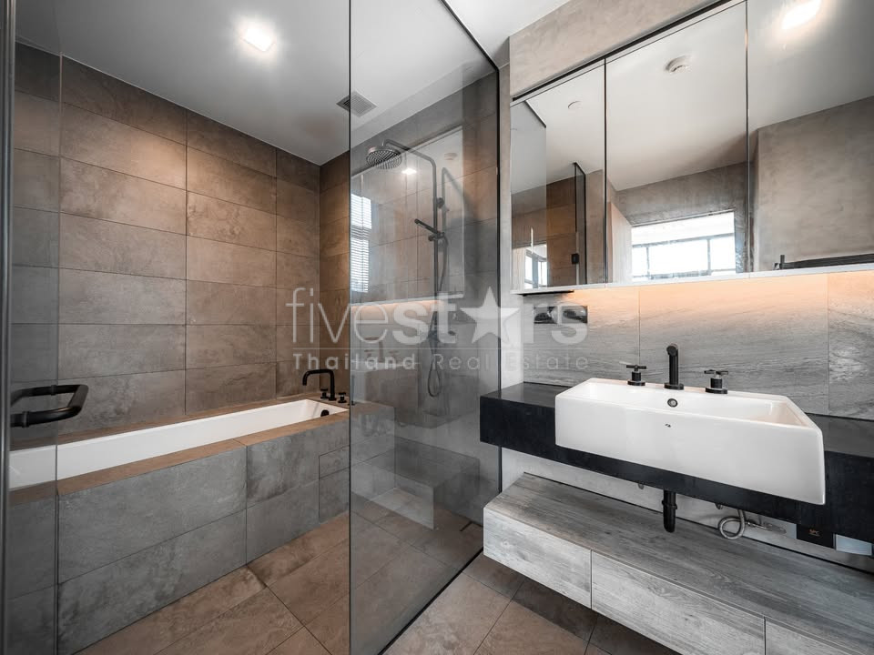 Magnifique appartement de 4 chambres à louer près du MRT Petchaburi, photo 16