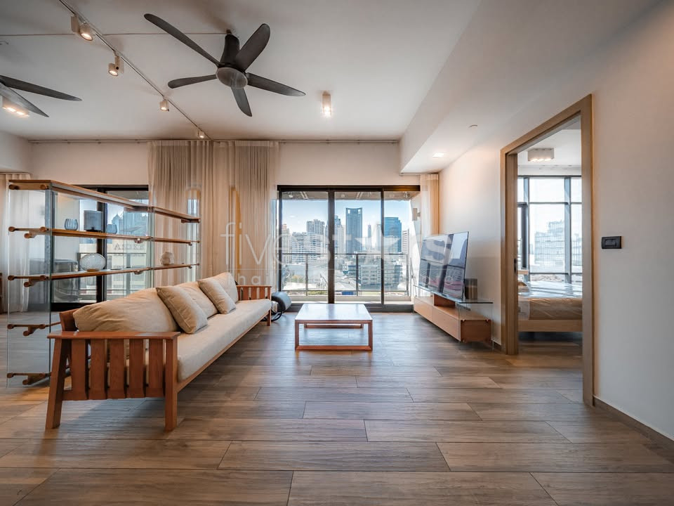 Magnifique appartement de 4 chambres à louer près du MRT Petchaburi