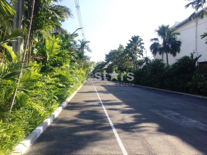 4 bedroom house in compound for sale on Rama 9 to Ramkhamheng 24, photo 2