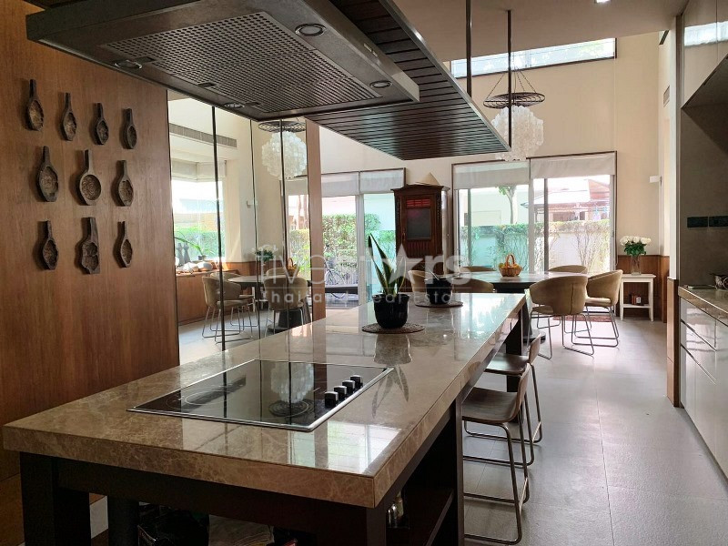 4 bedroom house in compound for sale on Rama 9 to Ramkhamheng 24, photo 7