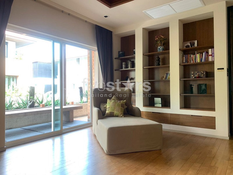 4 bedroom house in compound for sale on Rama 9 to Ramkhamheng 24, photo 9