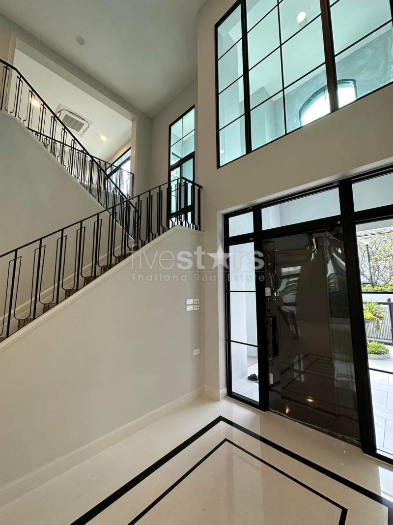 Luxury House 5-Bedroom for sale  in Rama 9-Krungthepkreetha, photo 3