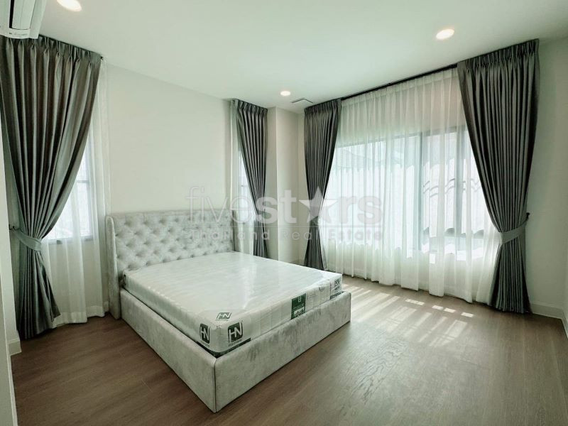 Luxury House 5-Bedroom for sale  in Rama 9-Krungthepkreetha, photo 4