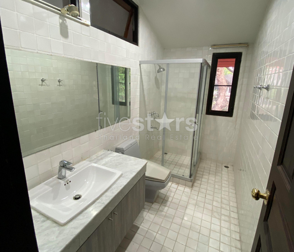 Maison individuelle grand jardin sur Soonvijai - Rama 9, photo 9