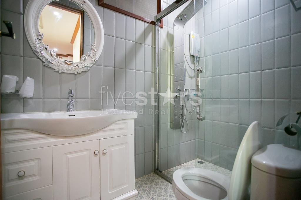 Sigle house with wide yard for sale located Sutthisan MRT station, photo 19