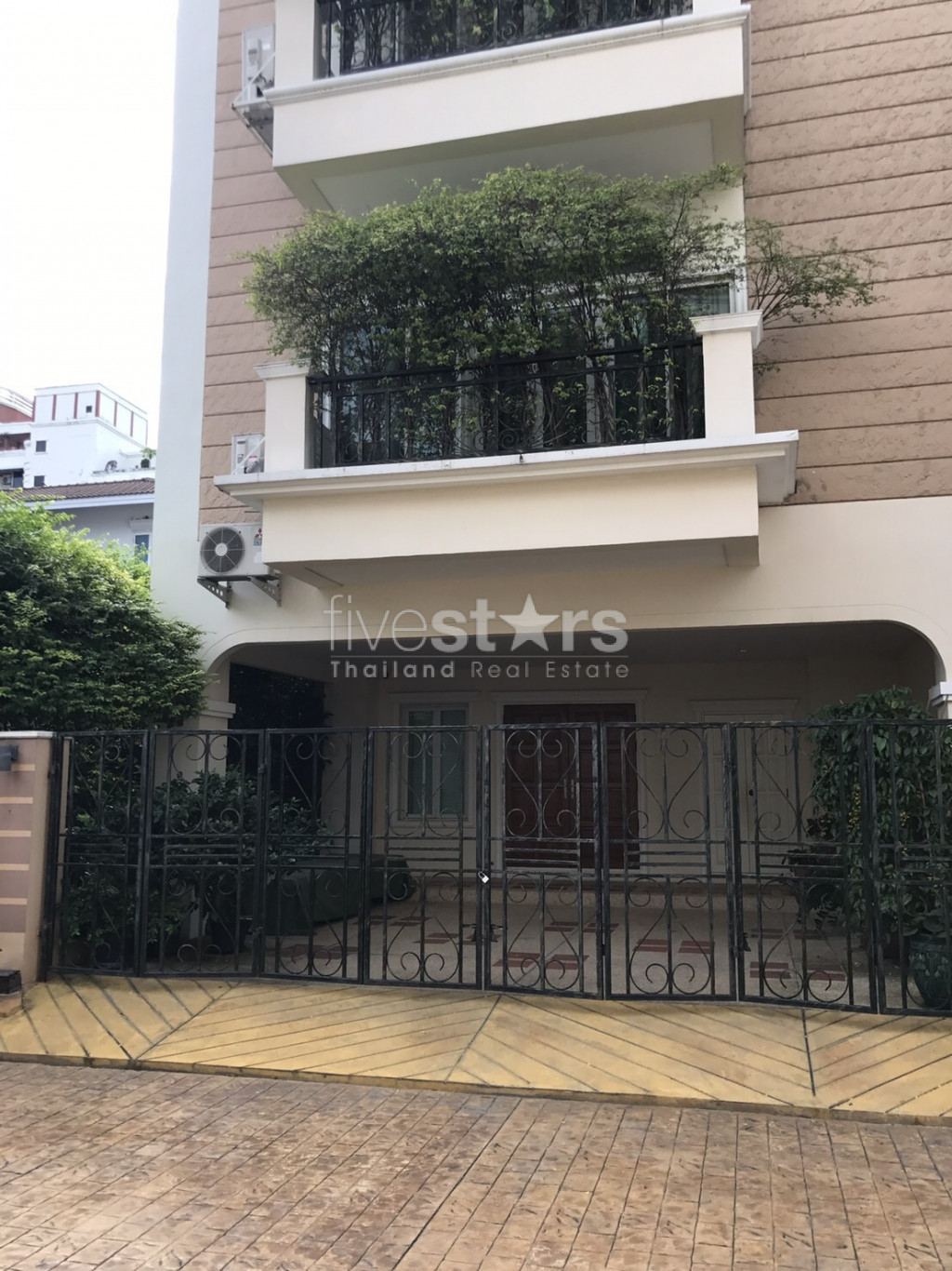 For Sale Modern Townhome in compound 3 bedrooms on Petchaburi road, photo 2