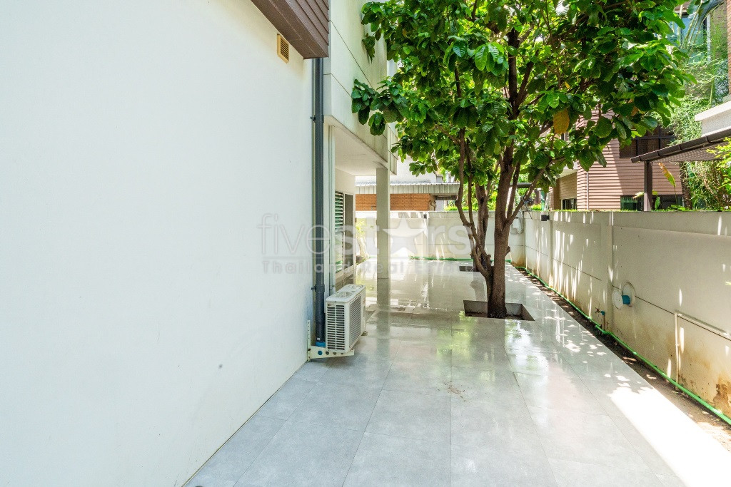 maison à louer dans l'enceinte de Ramkamhaeng 24, photo 6