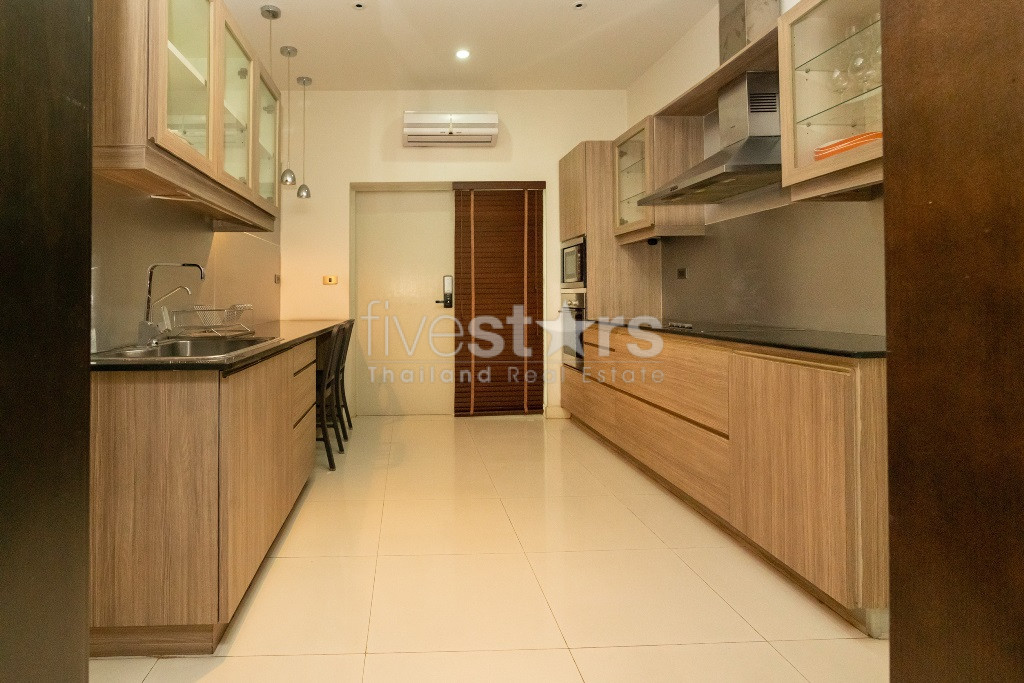 maison à louer dans l'enceinte de Ramkamhaeng 24, photo 13