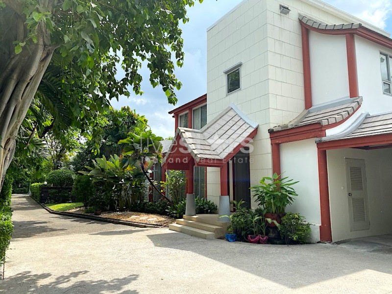 Maison de 4 chambres avec piscine privée à louer sur Soi Soonvijai, photo 14