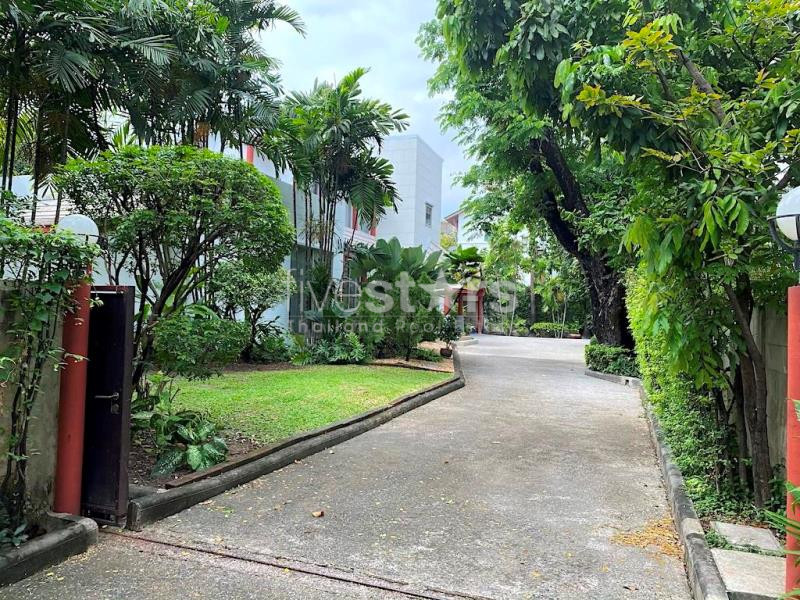 Maison de 4 chambres avec piscine privée à louer sur Soi Soonvijai, photo 3
