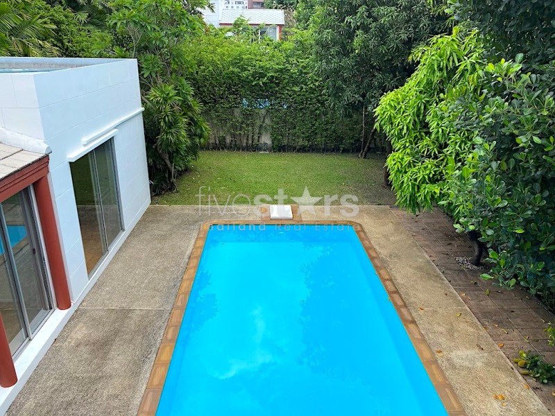 Maison de 4 chambres avec piscine privée à louer sur Soi Soonvijai, photo 15