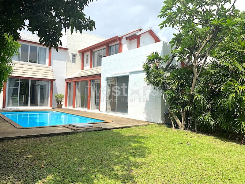 Maison de 4 chambres avec piscine privée à louer sur Soi Soonvijai, photo 18
