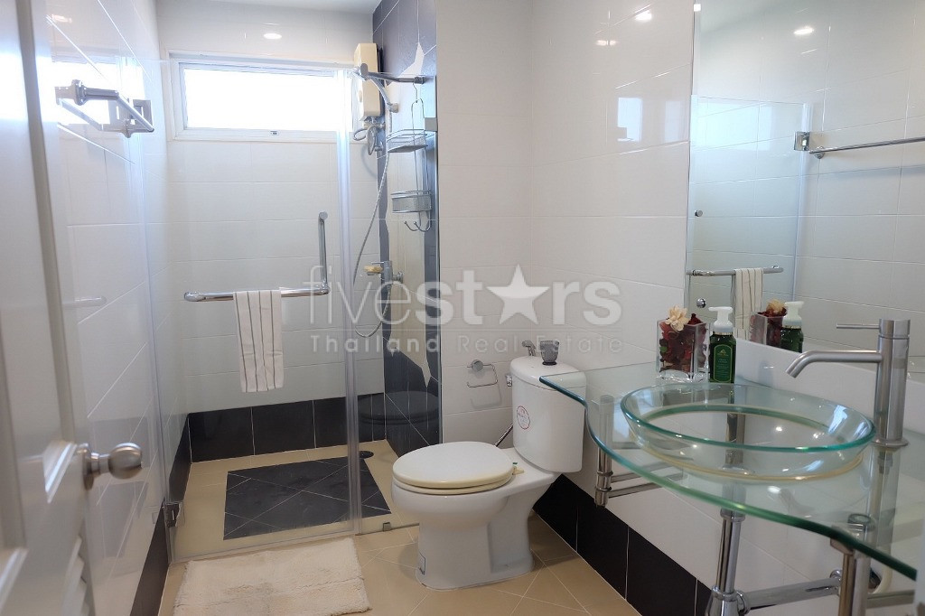 2-bedroom condo for sale close to BTS Ratchayothin, photo 12