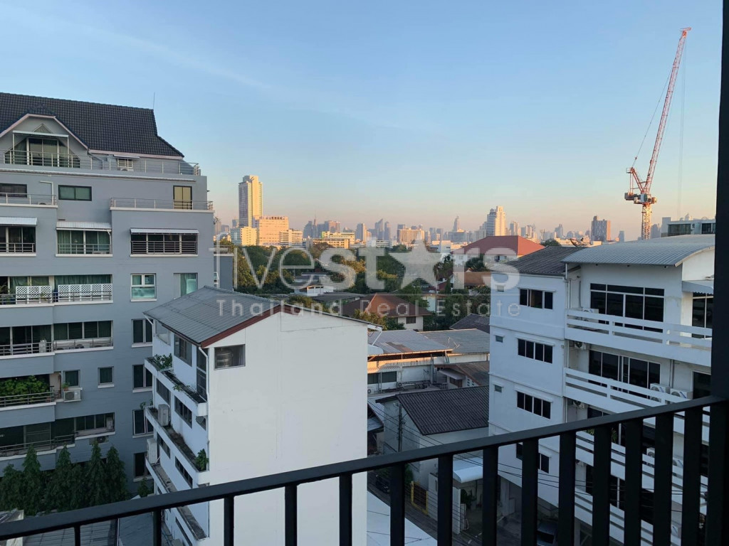 2 bedroom low rise condo for sale Phahonyothin 2, photo 3