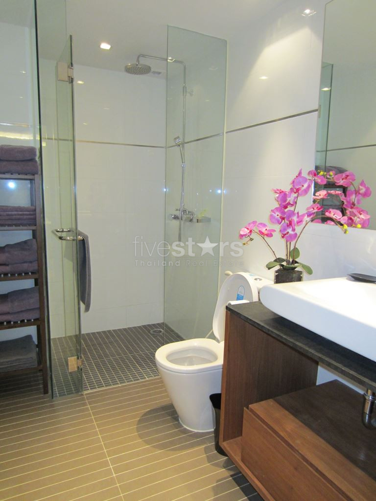 1 chambre spacieuse à louer sur Phahonyothin, photo 7