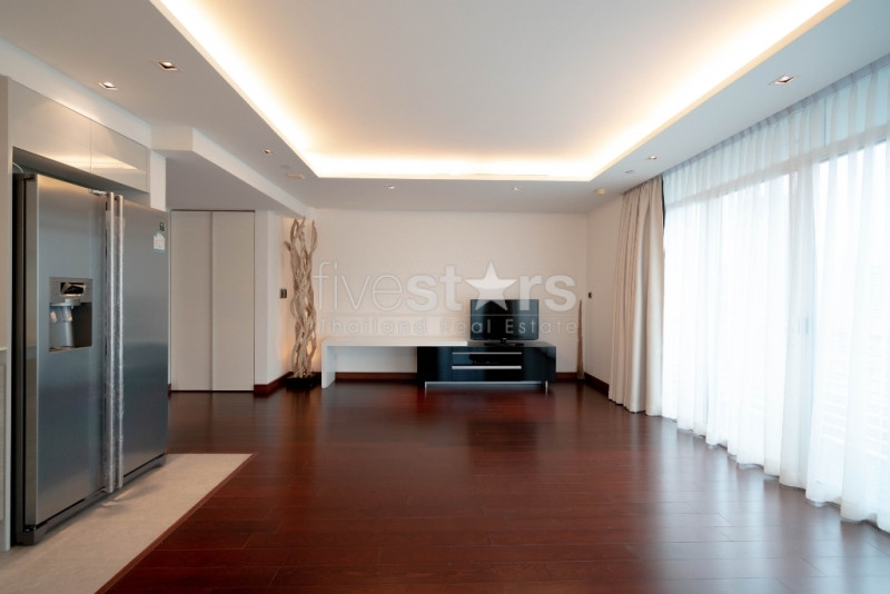 2 bedroom spacious for sale on Phahonyothin