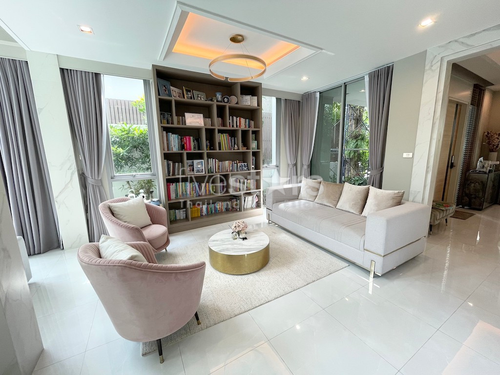 Amazing 3 bedrooms house for sale at Hydepark Vibhavadee, photo 2