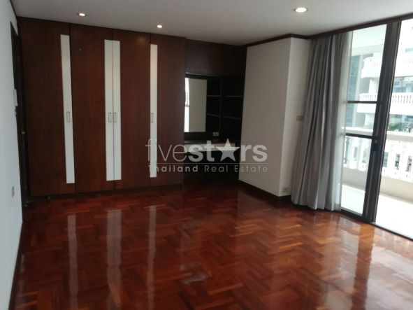 Pet friendly duplex 3 bedrooms for rent near BTS Phromphong, photo 11