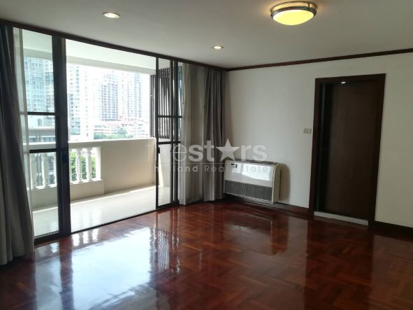 Pet friendly duplex 3 bedrooms for rent near BTS Phromphong, photo 12