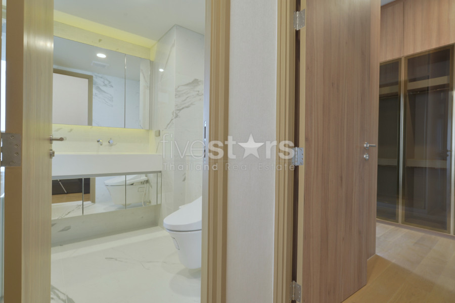 Appartement spacieux avec 2 chambres à louer quartier Phrompong, photo 13