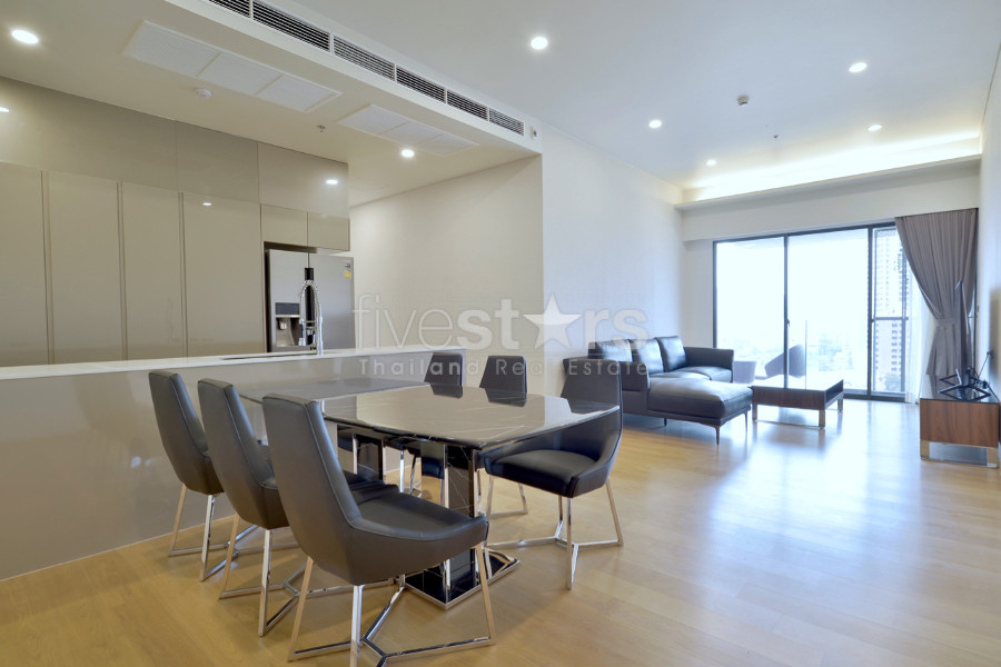 Appartement spacieux avec 2 chambres à louer quartier Phrompong, photo 2