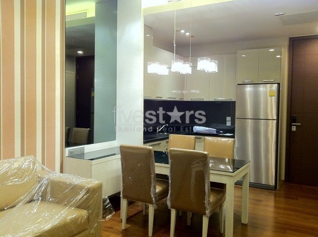 Condo 1 chambre à louer près de la station BTS Thong Lo