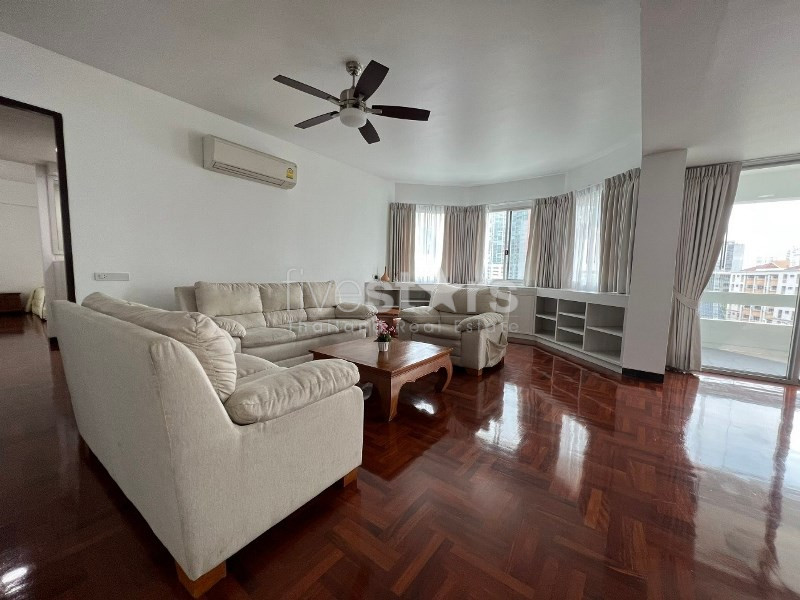 Appartement de 3 chambres acceptant les animaux à louer sur Phrom Phong