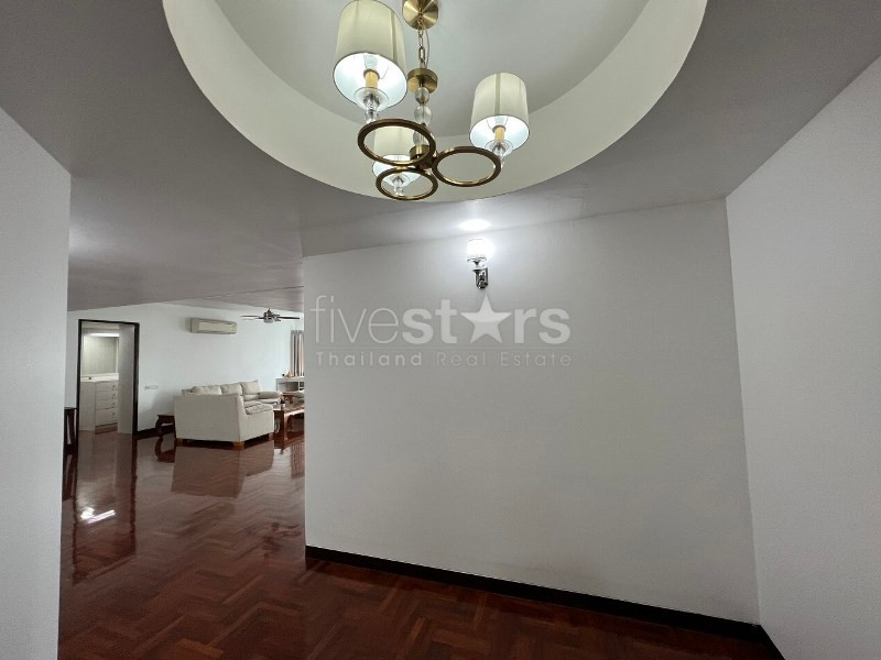 Appartement de 3 chambres acceptant les animaux à louer sur Phrom Phong, photo 13