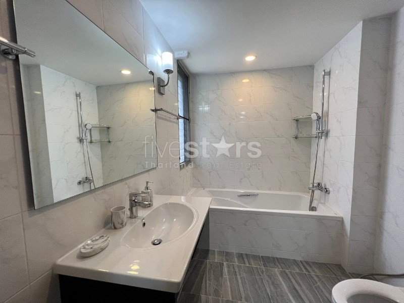Appartement de 3 chambres acceptant les animaux à louer sur Phrom Phong, photo 15