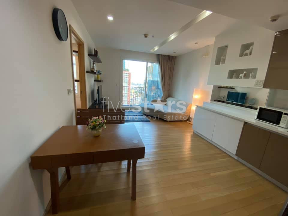 Large 1 bedroom condo for rent near BTS Thonglor, photo 2