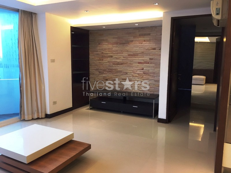 condo spacieux 2 chambres récemment rénové à vendre sur Thonglor, photo 4