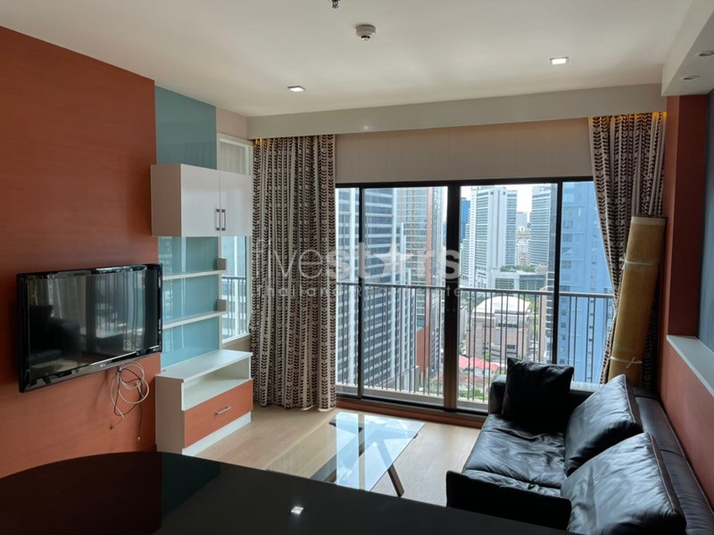 Large 1 bedroom condo for rent near BTS Phromphong, photo 5