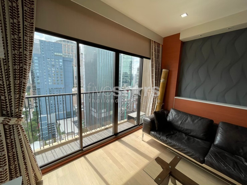 Large 1 bedroom condo for rent near BTS Phromphong, photo 4