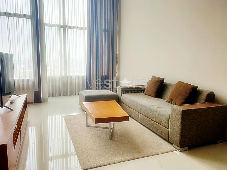 Large duplex 1 bedroom condo for rent in Phromphong area, photo 5