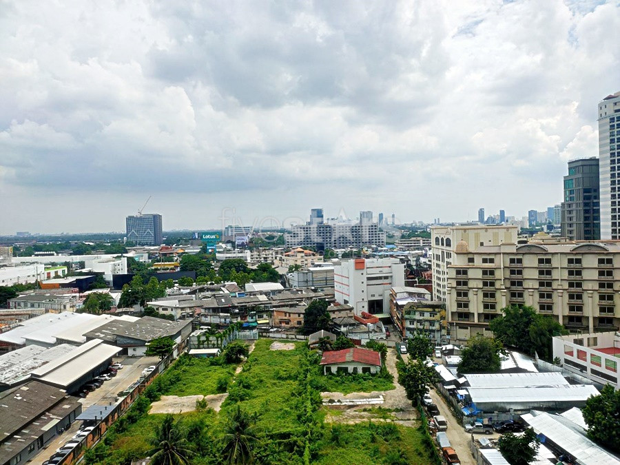 Large duplex 1 bedroom condo for rent in Phromphong area, photo 13