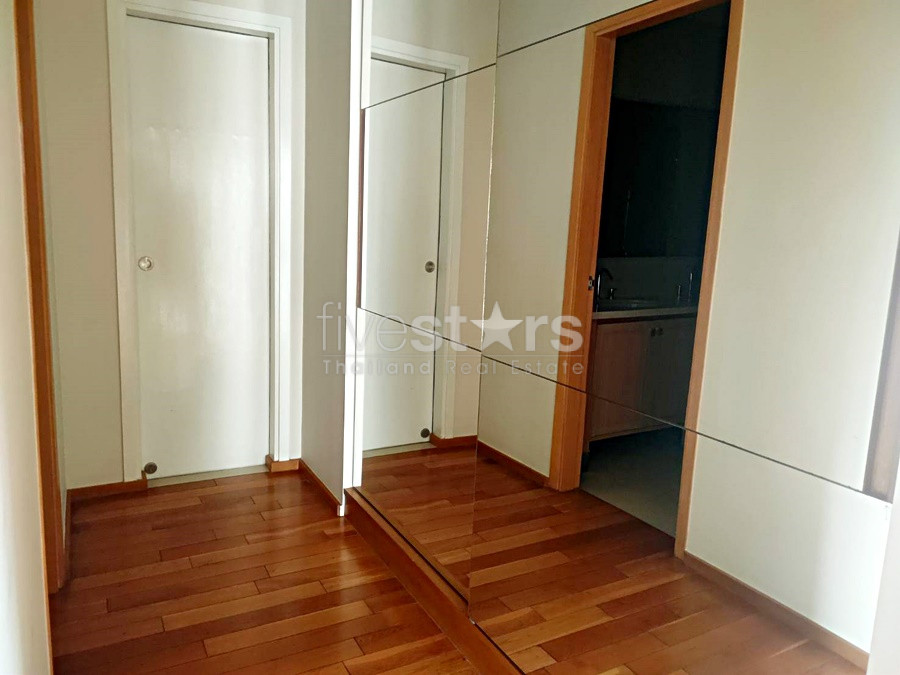 Large duplex 1 bedroom condo for rent in Phromphong area, photo 4