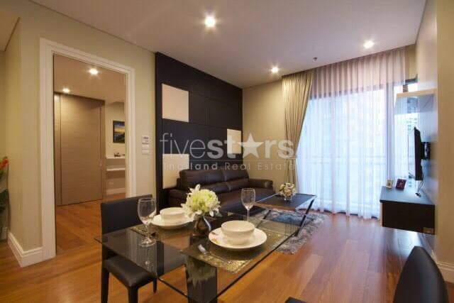 Large 1 bedroom condo for rent in Phromphong, photo 2