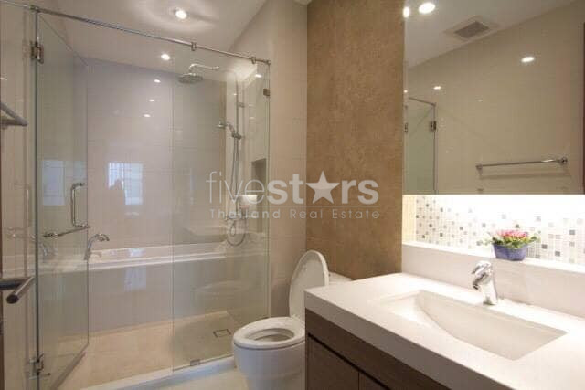 Large 1 bedroom condo for rent in Phromphong, photo 5