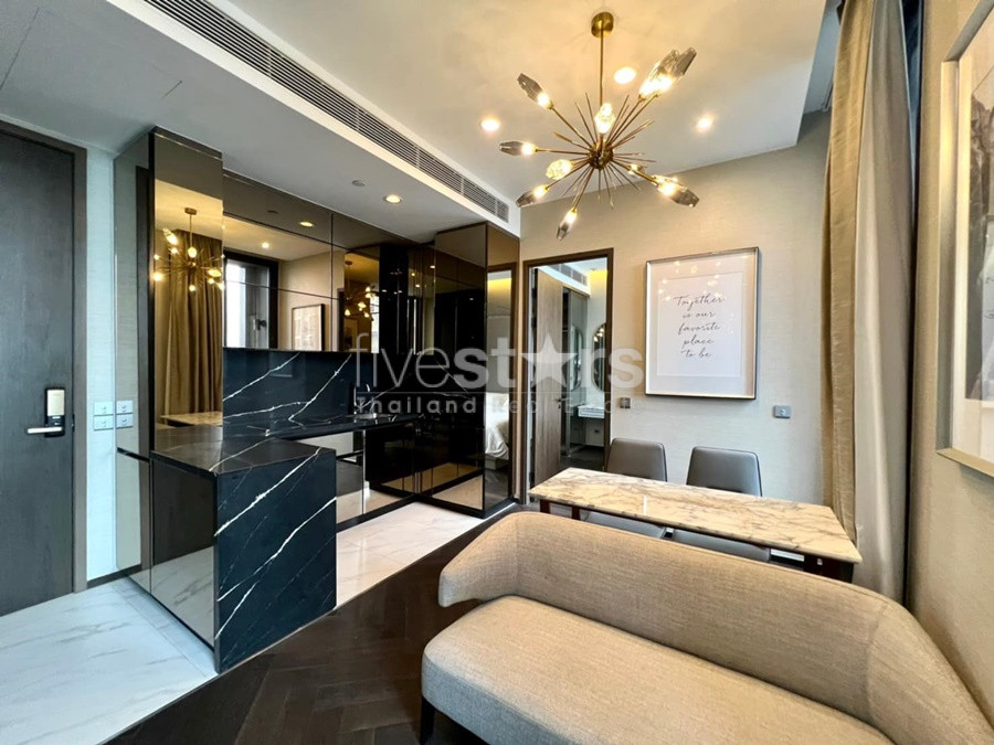 Modern 1 bedroom condo for rent closed to BTS Thonglor