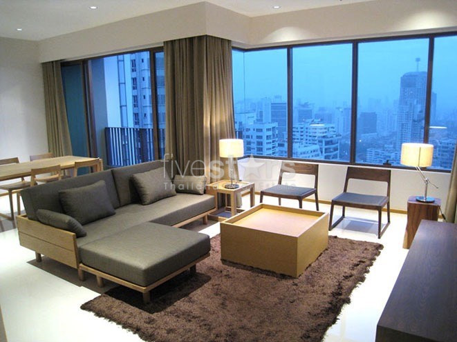 Appartement 2 chambres à vendre quartier Phromphong, photo 2