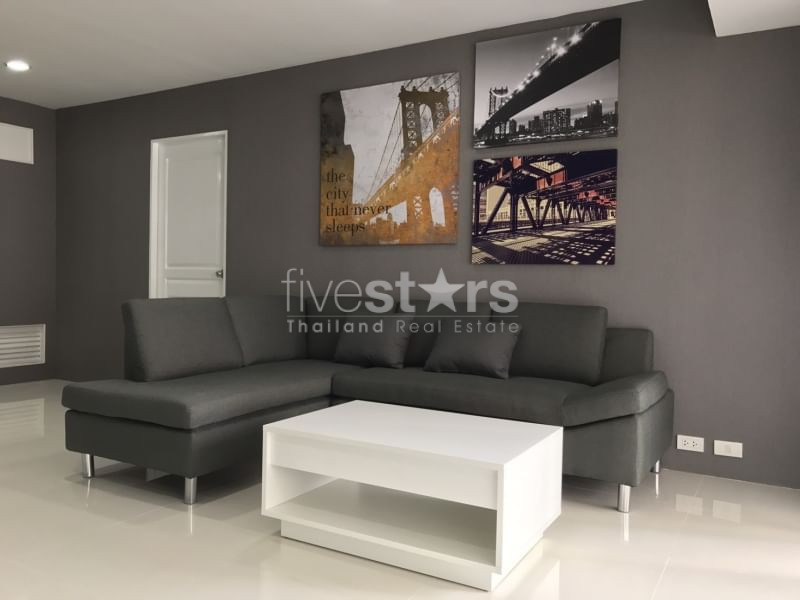 Condo de 3 chambres à louer sur Phrom Phong