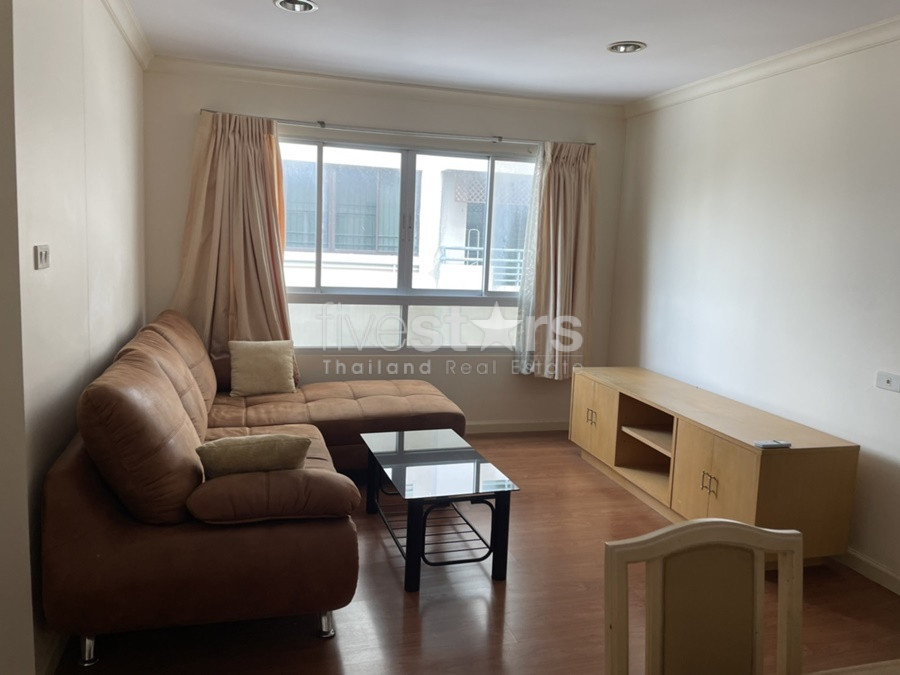 Condo 2 bedrooms for rent near BTS Phromphong