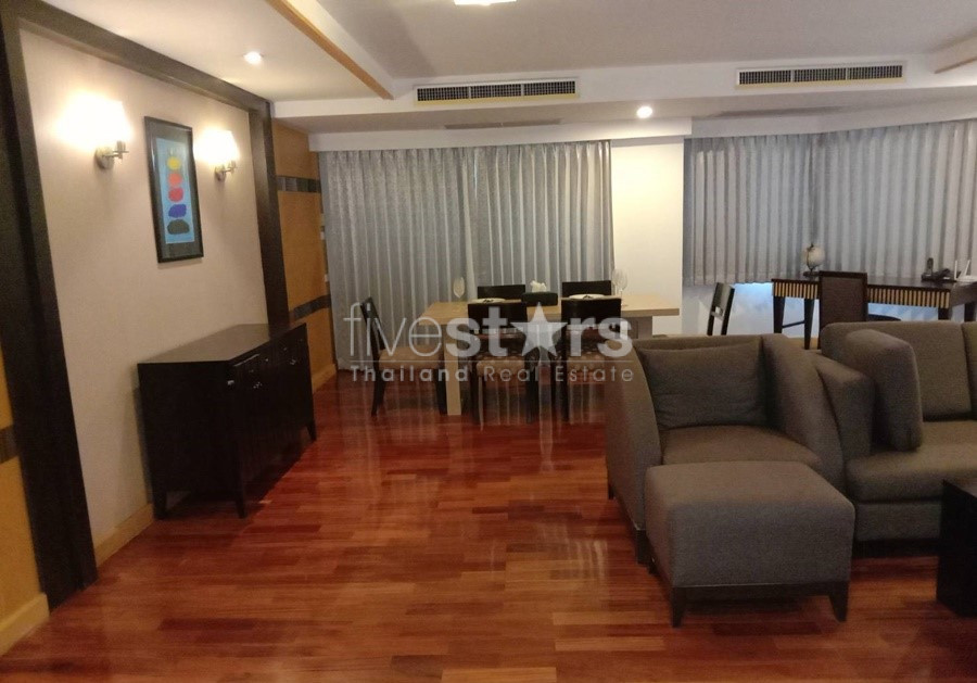 Large 2 bedrooms apartment for rent in Thonglor area