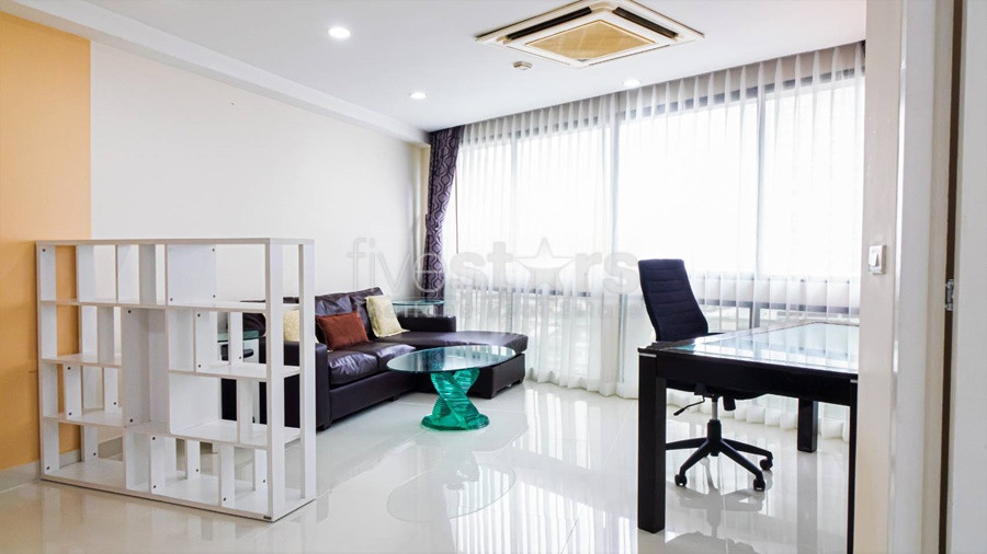 Newly renovated 3 bedroom condo for rent in Phrom Phong area, photo 5