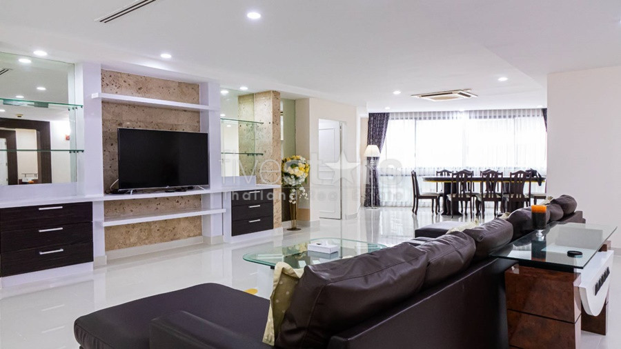 Newly renovated 3 bedroom condo for rent in Phrom Phong area, photo 3