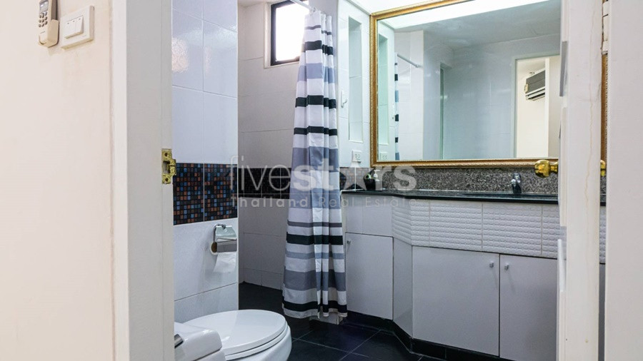 Newly renovated 3 bedroom condo for rent in Phrom Phong area, photo 12