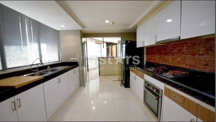 Appartement de 3 chambres acceptant les animaux domestiques à louer sur Phrom Phong, photo 6
