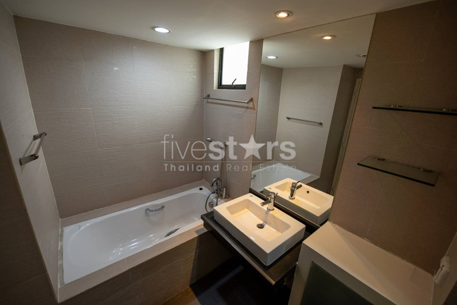 Appartement de 3 chambres acceptant les animaux domestiques à louer sur Phrom Phong, photo 17