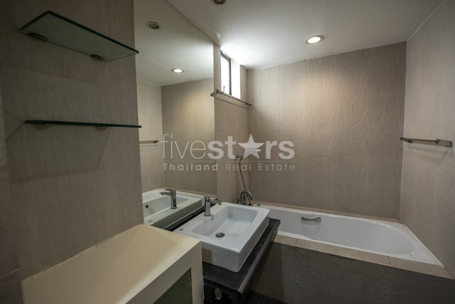 Appartement de 3 chambres acceptant les animaux domestiques à louer sur Phrom Phong, photo 16